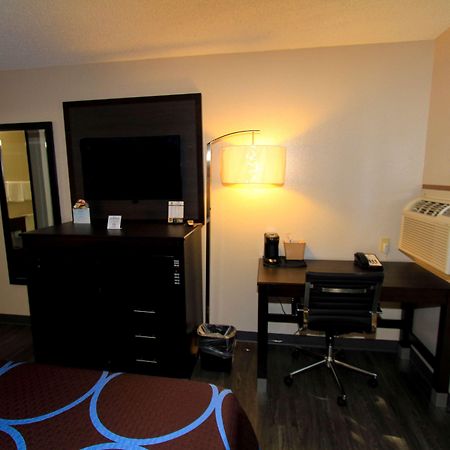 Super 8 By Wyndham Lenexa Overland Park Area/Mall Area Eksteriør bilde