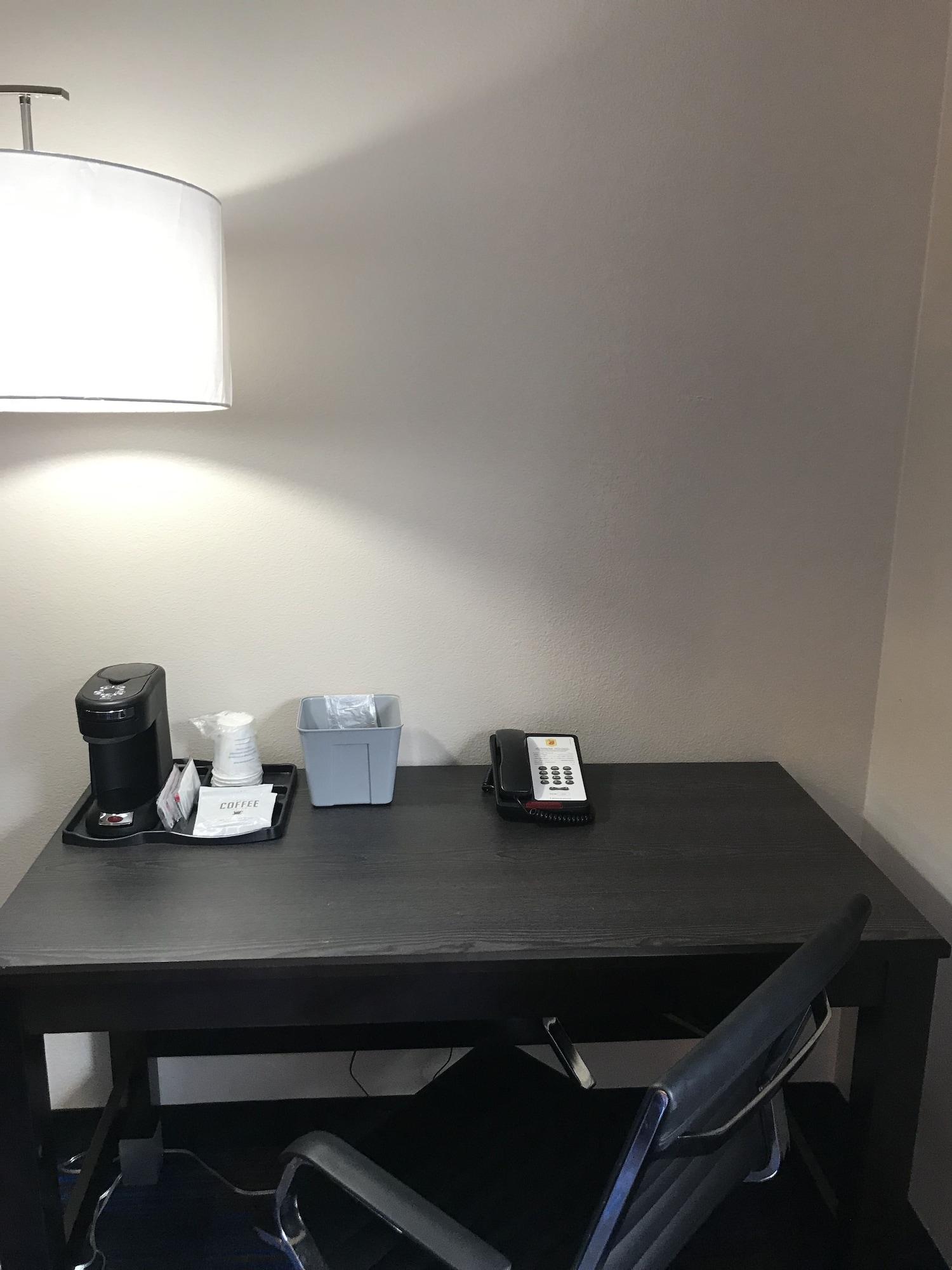 Super 8 By Wyndham Lenexa Overland Park Area/Mall Area Eksteriør bilde