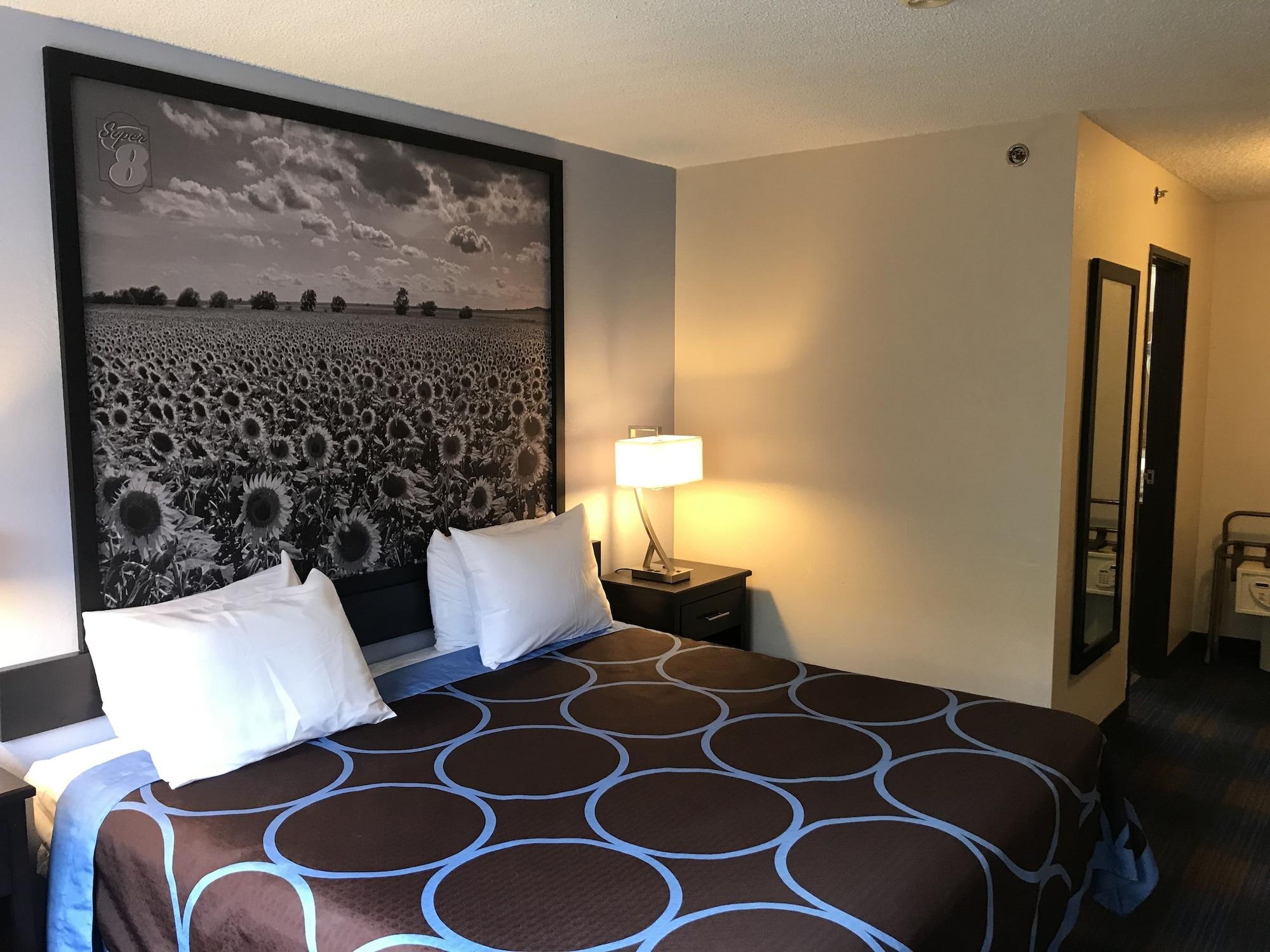 Super 8 By Wyndham Lenexa Overland Park Area/Mall Area Eksteriør bilde